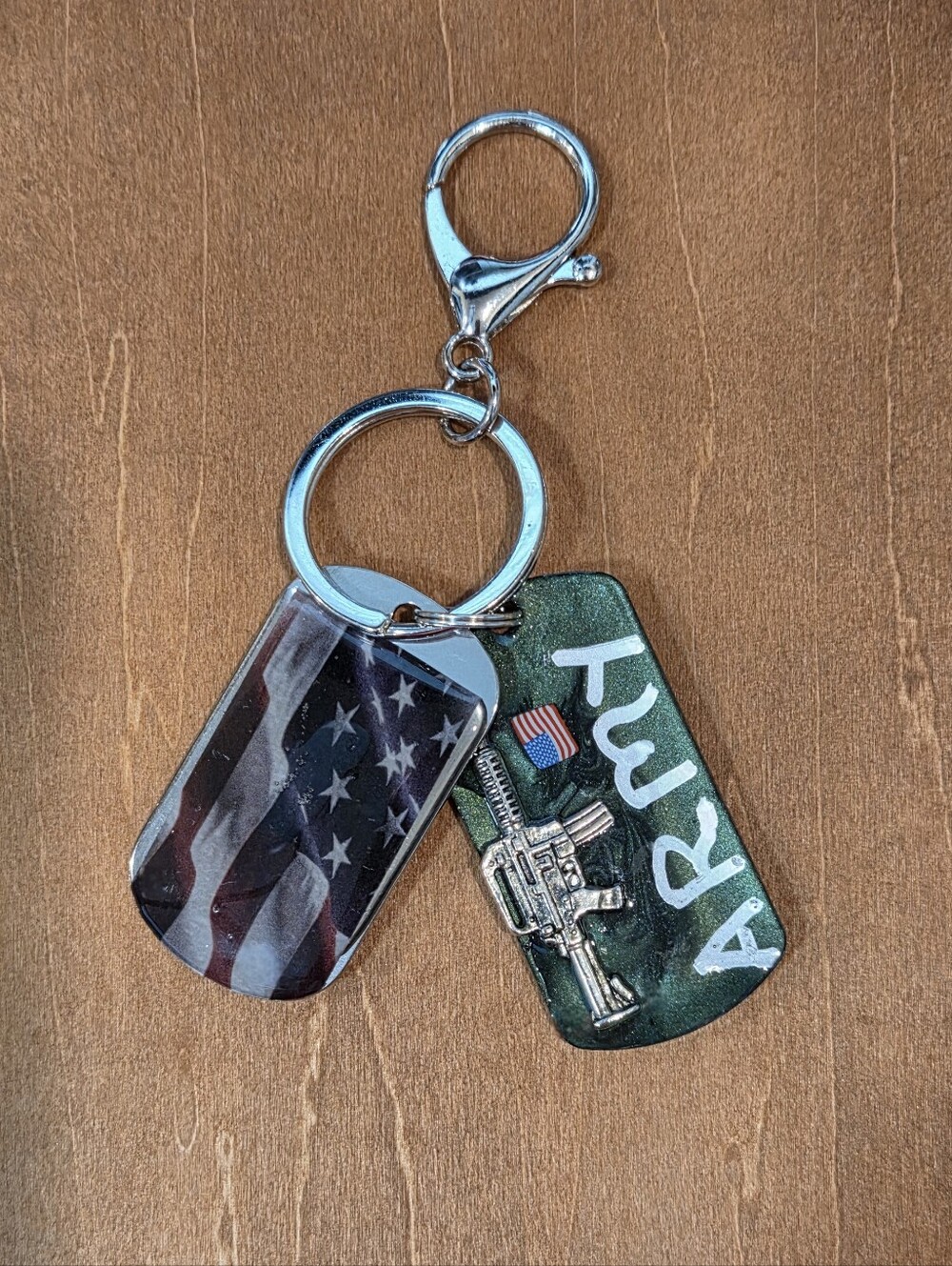 NWT Handmade Resin Military Dog Tag Keychain  – US Army & American Flag